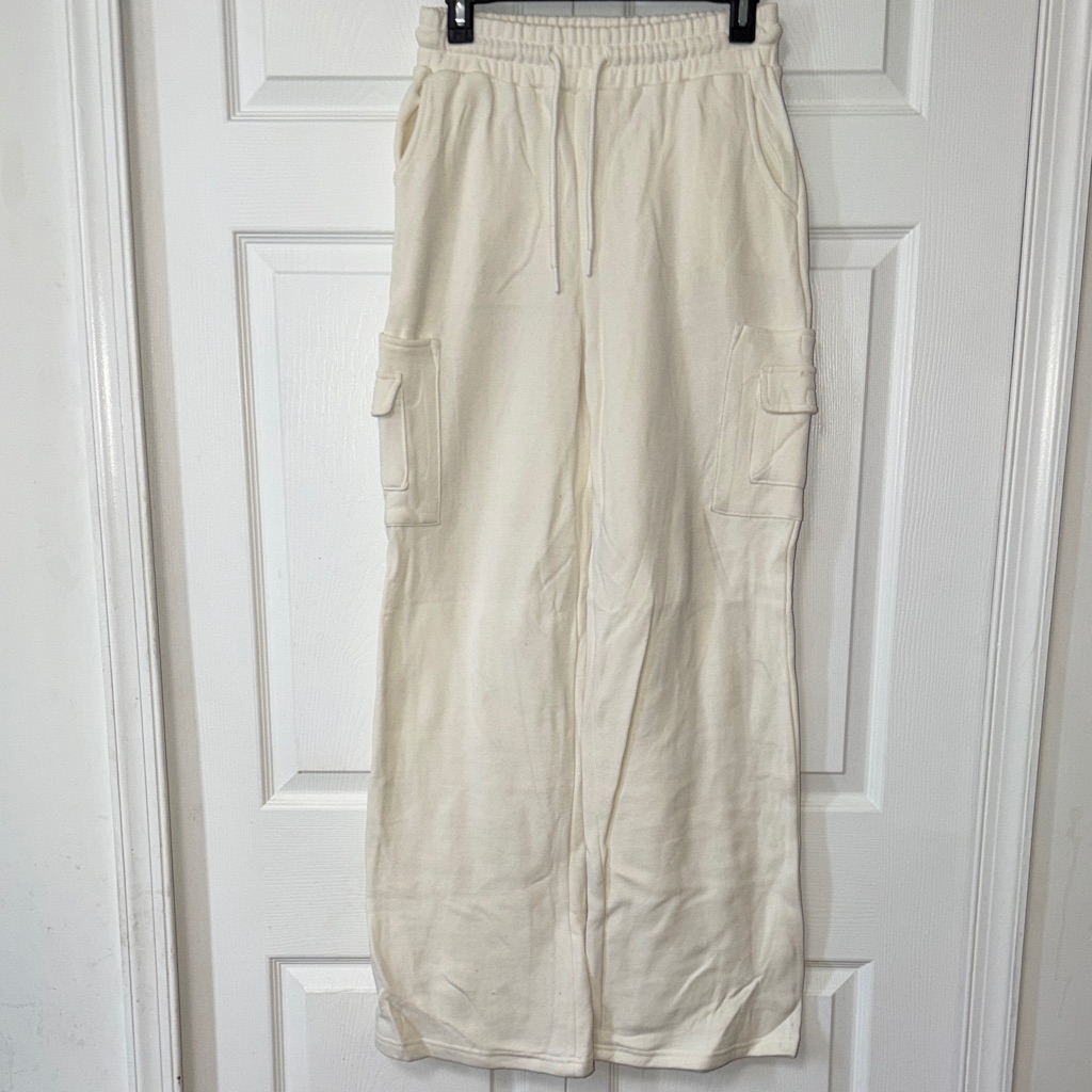Forever 21 Cream Cargo Pants